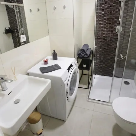 Chic Flat On Jecna Walk To Wenceslas Sq And Museum * Praga