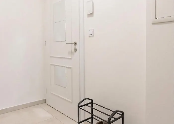 Chic Flat On Jecna Walk To Wenceslas Sq And Museum
