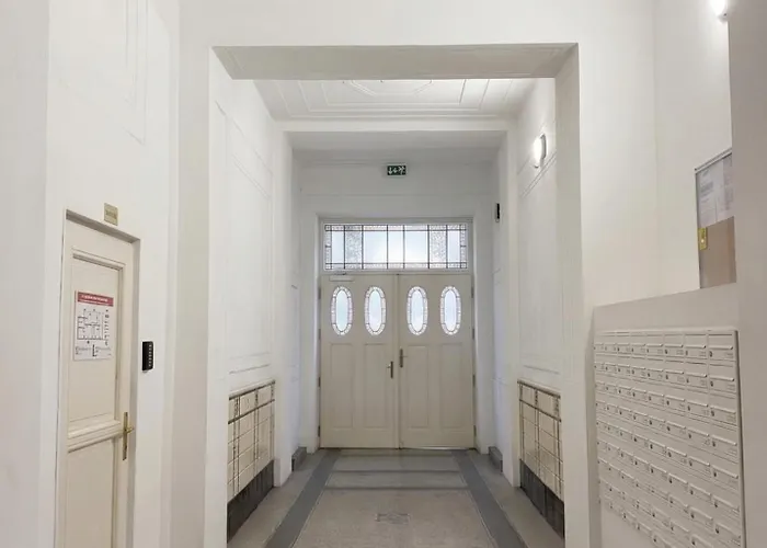 Chic Flat On Jecna Walk To Wenceslas Sq And Museum * Praga