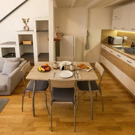 Chic Flat On Jecna Walk To Wenceslas Sq And Museum Appartement *