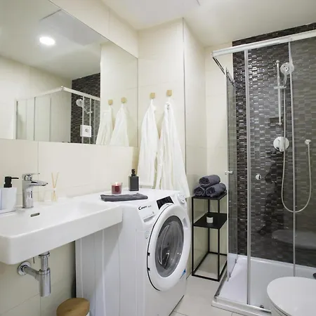 아파트 Luxury Near The Downtown