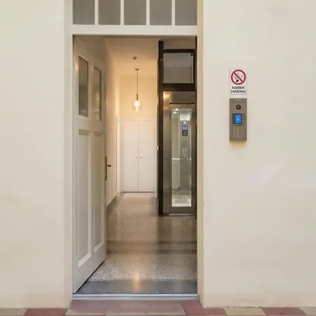 Chic Flat On Jecna Walk To Wenceslas Sq And Museum Apartmán Praha