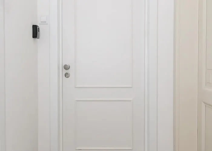 Chic Flat On Jecna Walk To Wenceslas Sq And Museum Apartament *